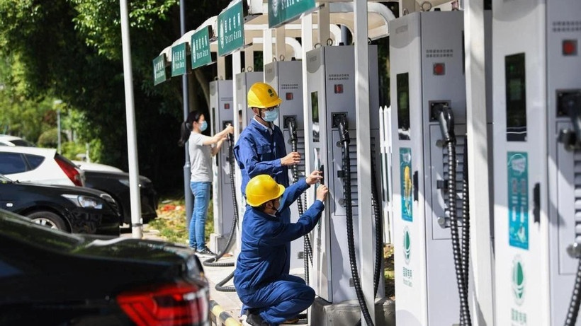Đề xuất lắp công tơ điện riêng cho trạm sạc xe điện