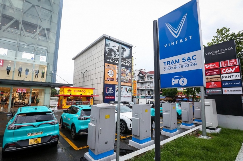 V-Green thông báo điều chỉnh thời gian tính phí đỗ quá giờ với tài xế Xanh SM tại trạm sạc xe điện VinFast