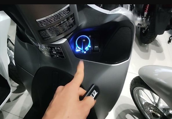 Smartkey xe máy đồng loạt tê liệt tại Hà Nội, thiết bị quét mã QR là 'thủ phạm' gây nhiễu sóng