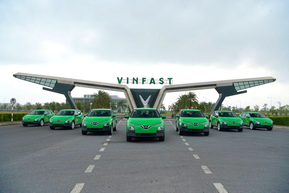 Sau hợp đồng chuyển đổi 4.000 xe điện VinFast, taxi Mai Linh kỳ vọng thoát lỗ