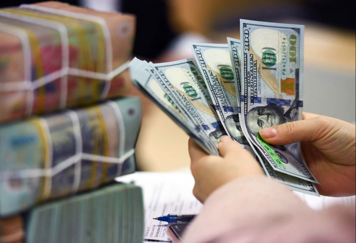 VND mất giá gần 4% từ đầu năm, đâu là tác nhân chính?