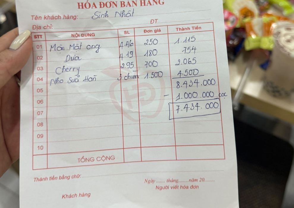 Vụ việc mua hoa quả ở hàng quen không hỏi giá, lúc thanh toán nhận hoá đơn tới 8,5 triệu đồng gây xôn xao mạng xã hội