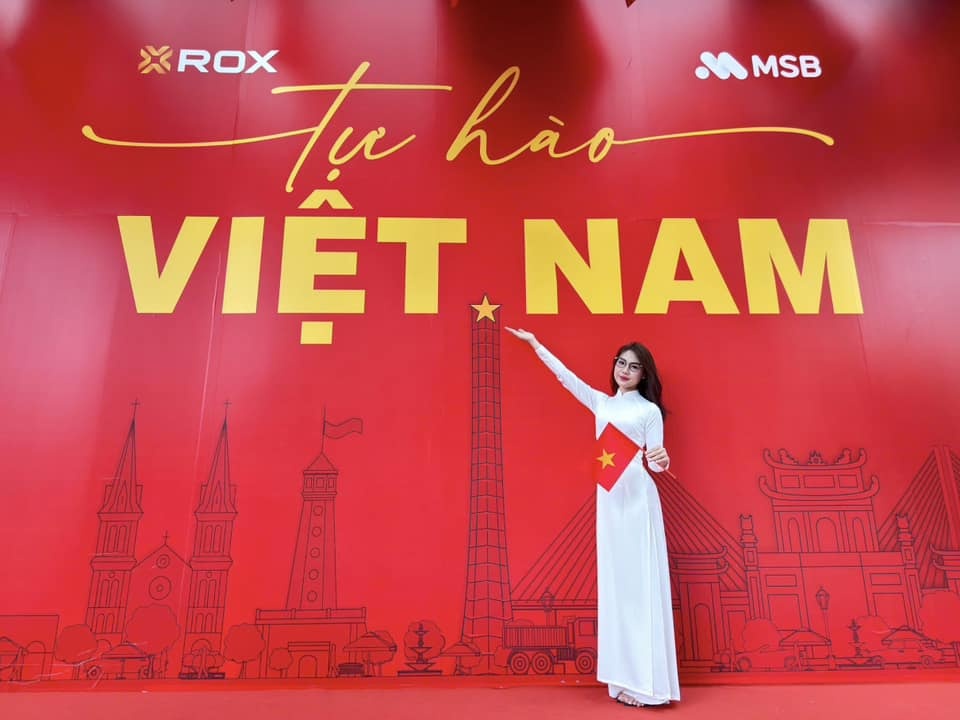 ROX Tower rực rỡ cờ hoa, lan tỏa tinh thần tự hào Việt Nam