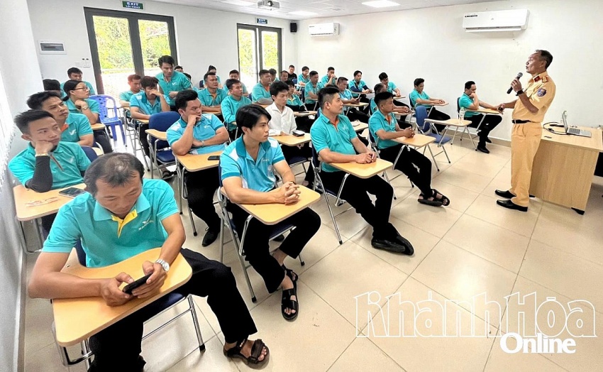 Tài xế Xanh SM ký cam kết chấp hành luật giao thông một cách nghiêm túc