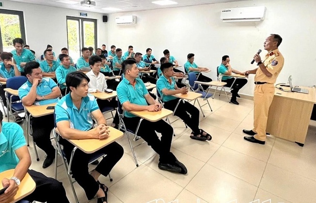 Tài xế Xanh SM ký cam kết chấp hành luật giao thông một cách nghiêm túc