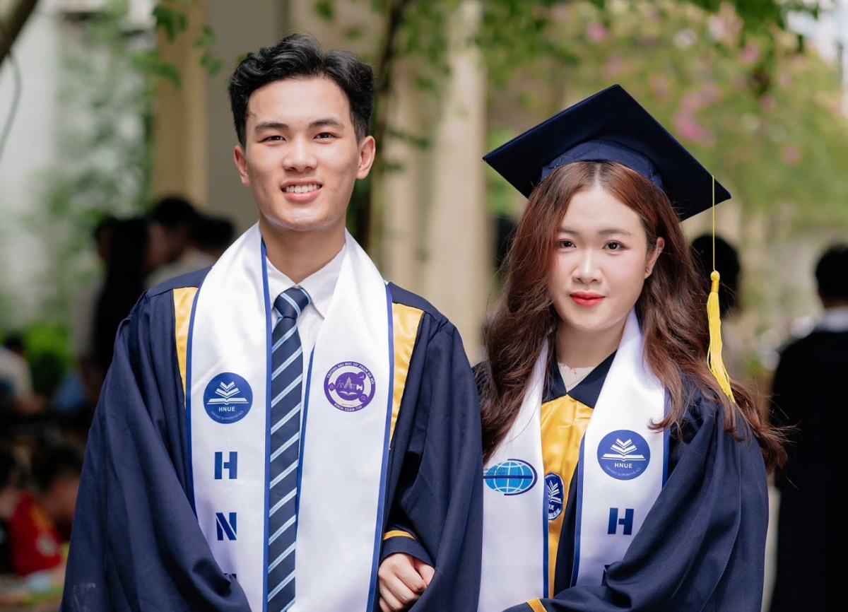 Cặp chị em song sinh 2003 tốt nghiệp Xuất sắc ĐH Sư phạm Hà Nội, ra trường đã được dạy ở trường chuyên: Nói thẳng ước muốn thời gian tới