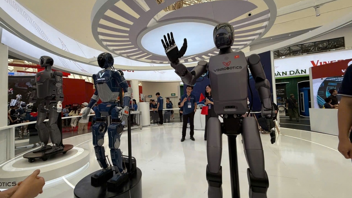 Robot ‘Made in Vietnam’ của tỷ phú Phạm Nhật Vượng có màn trình diễn bất ngờ tại một công trình nằm trong Top 10 thế giới