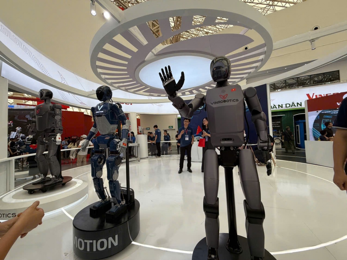 Robot ‘Made in Vietnam’ của tỷ phú Phạm Nhật Vượng có màn trình diễn bất ngờ tại một công trình nằm trong Top 10 thế giới