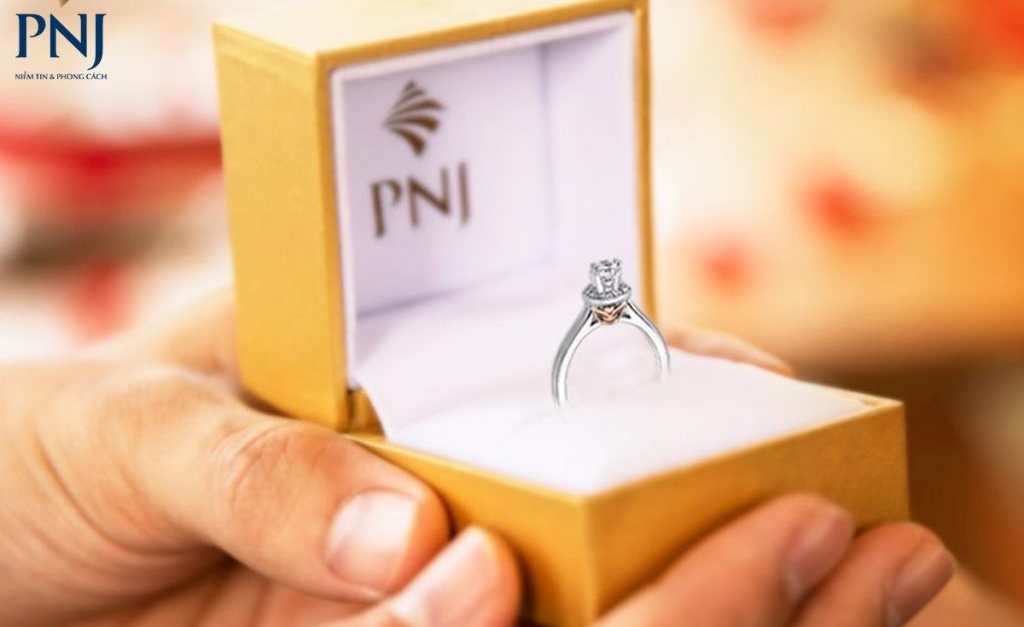 Sau 17 tháng tích sản cổ phiếu PNJ trong 'nước mắt'...