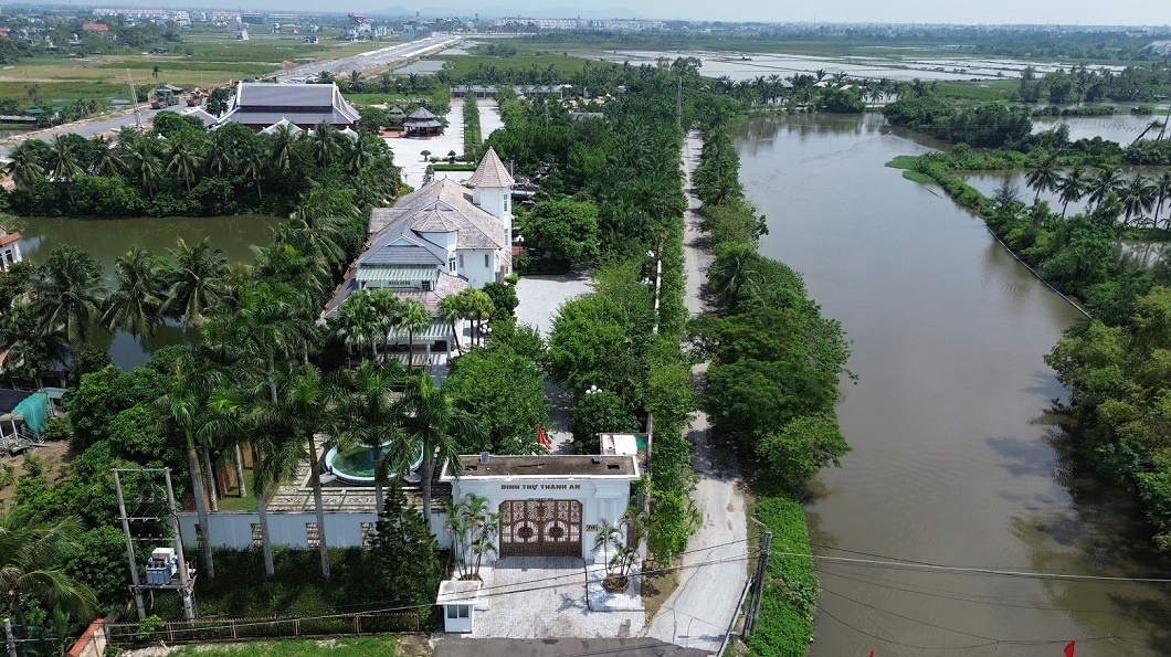 ‘Bầu Đoan’ vừa bị khám xét tư gia: Đại gia bất động sản xứ Thanh, sở hữu bạch dinh rộng 50.000m2
