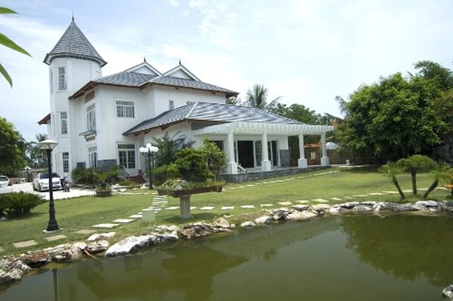 ‘Bầu Đoan’ vừa bị khám xét tư gia: Đại gia bất động sản xứ Thanh, sở hữu bạch dinh rộng 50.000m2