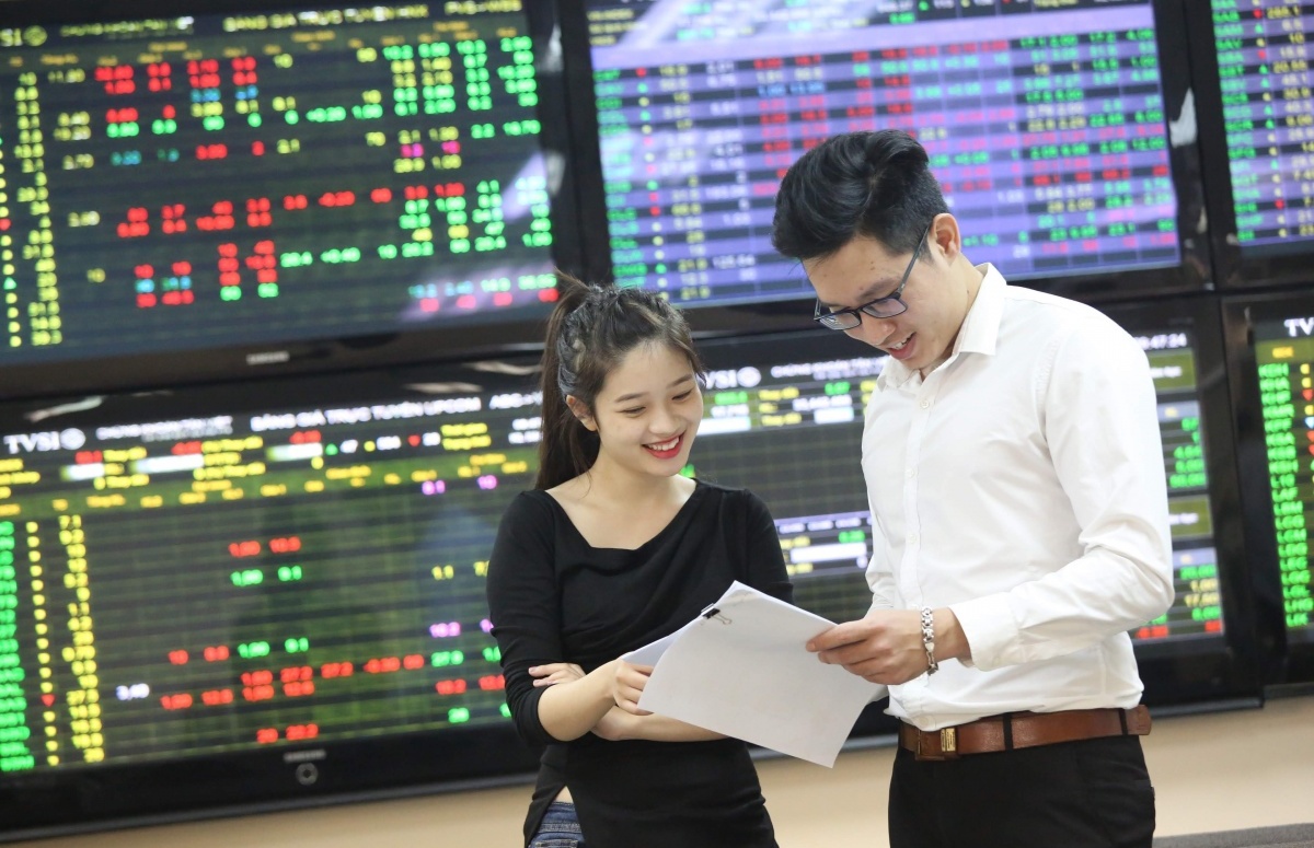 VN-Index tăng 12% trong tháng 8, khối ngoại rút vốn kỷ lục