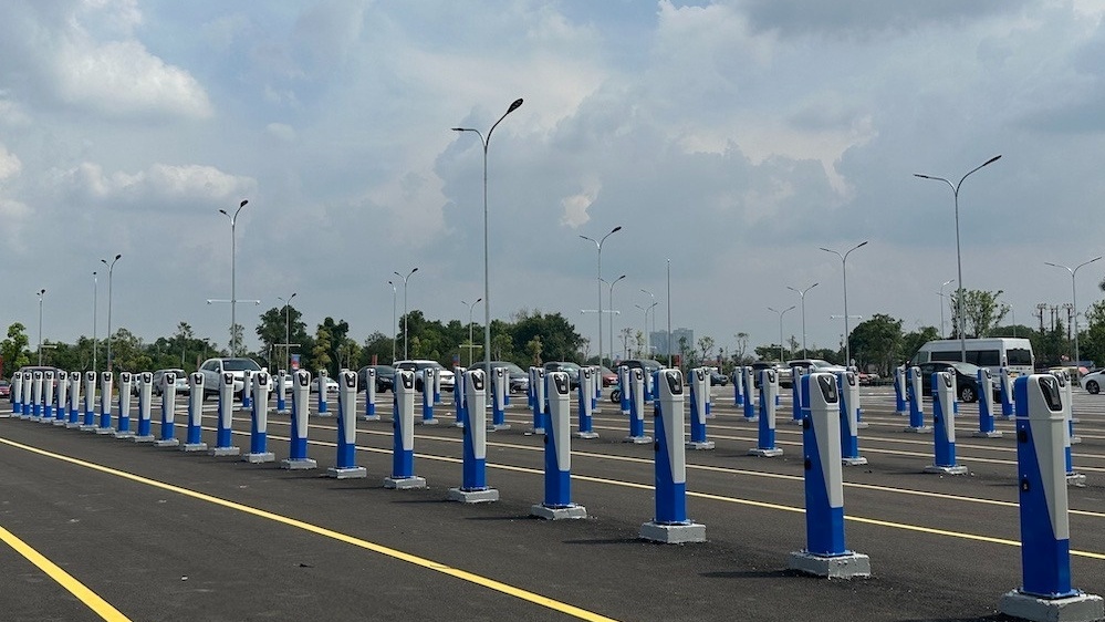 Quy mô trạm sạc lớn nhất Việt Nam vừa đi vào hoạt động tại Hà Nội gây choáng ngợp