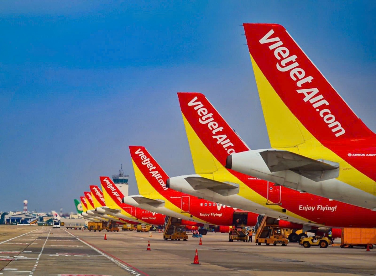 Vietjet (VJC) bứt phá mạnh mẽ trong 6 tháng đầu năm 2025