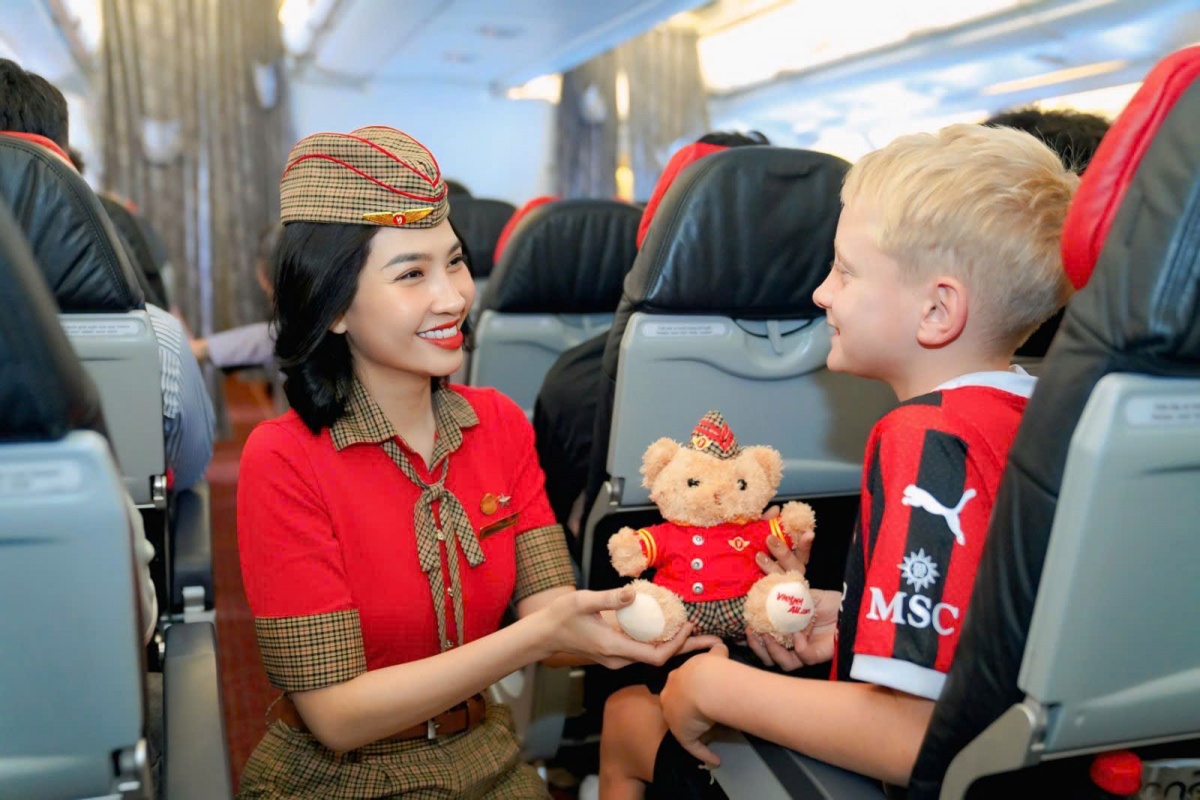 Vietjet (VJC) bứt phá mạnh mẽ trong 6 tháng đầu năm 2025