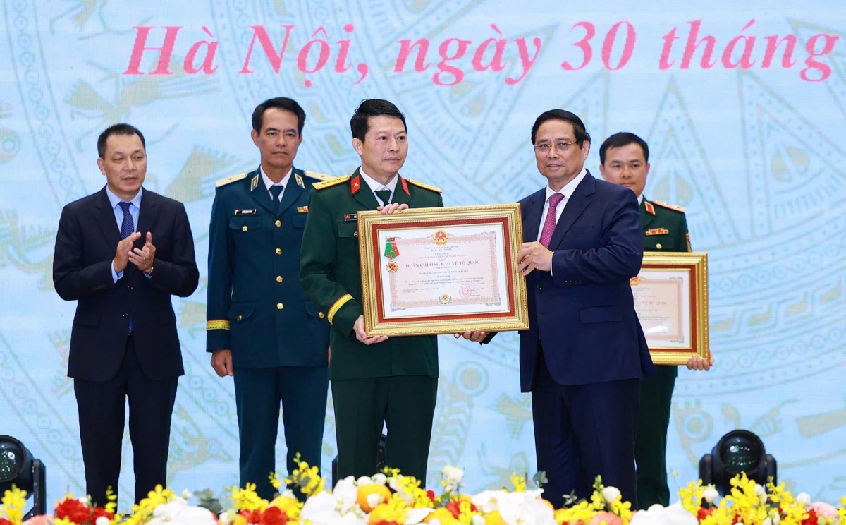 MB vinh dự đón nhận Huân chương Bảo vệ Tổ quốc hạng Nhất tại Hội nghị ‘80 năm Doanh nghiệp đồng hành cùng đất nước’