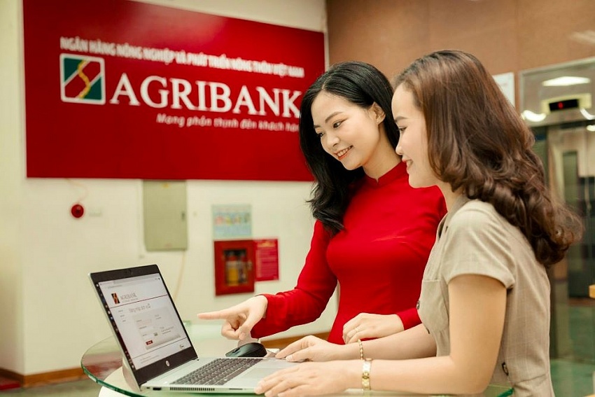 Ngân hàng trực xuyên lễ 2/9 để kịp chi trả quà 100.000 đồng cho người dân