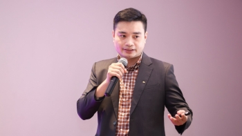Ngân hàng Nhà nước bán USD: Thị trường chứng khoán rung chuyển ra sao?