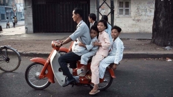 Số phận mẫu xe máy được mệnh danh 'hoàng tử đỏ', giá vài cây vàng, từng là biểu tượng của đại gia Việt