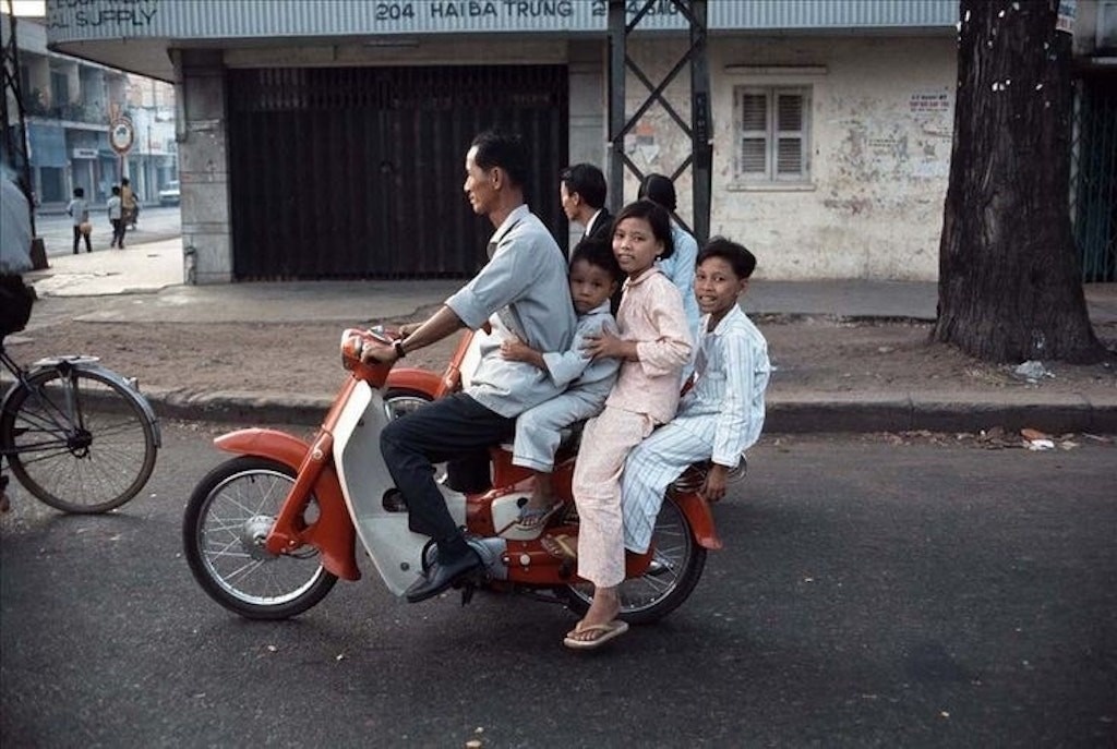 Số phận mẫu xe máy được mệnh danh 'hoàng tử đỏ', giá vài cây vàng, từng là biểu tượng của đại gia Việt