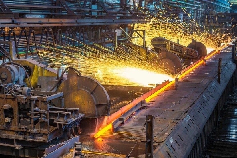 Cổ phiếu HPG, NKG, HSG đồng loạt 'dậy sóng', đằng sau sức hút với dòng tiền là gì?