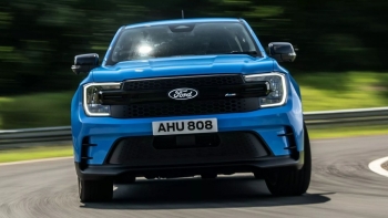 Ford Ranger bản hybrid về Việt Nam nhiều người sẽ thích mê: Máy mạnh hơn hẳn Raptor, chạy 2 vòng hồ Tây không tốn một giọt xăng