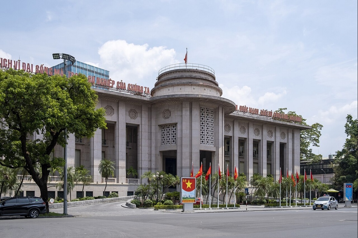 NHNN hút ròng gần 31.000 tỷ đồng, lãi suất liên ngân hàng bật tăng
