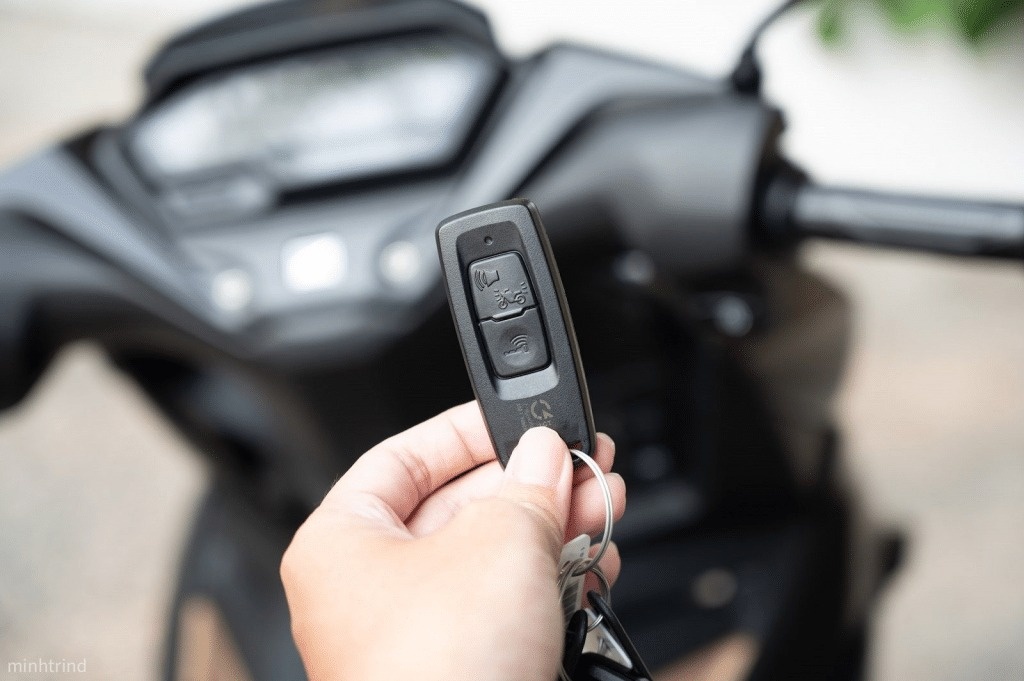 Giải mã bí ẩn loạt xe máy có khóa smartkey bị 'chết lâm sàng' giữa phố Hải Phòng, dắt đi 50 mét mới khởi động