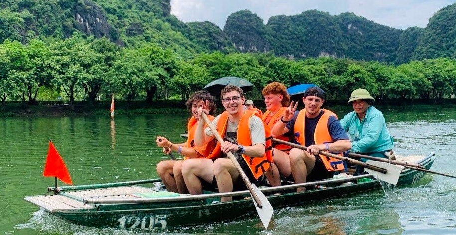 13,9 triệu lượt khách quốc tế đến Việt Nam trong 8 tháng đầu năm