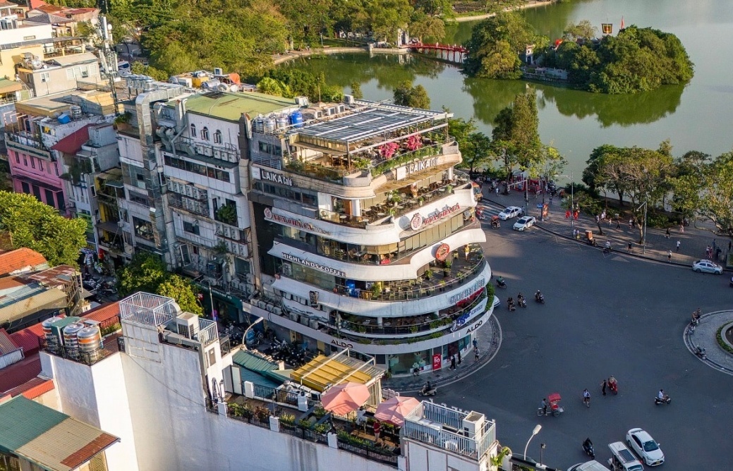 Ông chủ tòa nhà Hàm cá mập đã phục vụ 672.448 lượt hành khách chỉ trong 4 ngày lễ