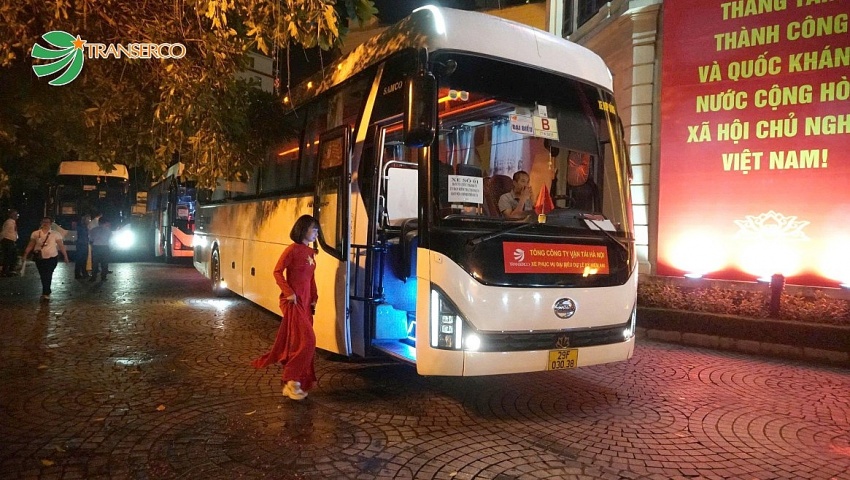 Ông chủ tòa nhà Hàm cá mập đã phục vụ 672.448 lượt hành khách chỉ trong 4 ngày lễ