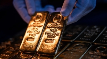 Giá vàng rơi tự do, nhà đầu tư rao bán 10 cây SJC tất tay chứng khoán giữa lúc thị trường chao đảo