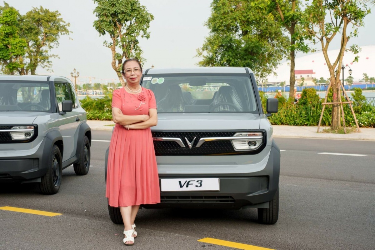 Người phụ nữ 67 tuổi suýt bỏ lỡ món quà 299 triệu đồng của Xanh SM vì tưởng là nhầm lẫn