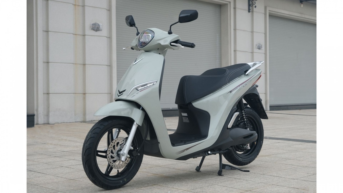 VinFast ra mắt thêm 3 xe máy điện 2 pin với giá thấp nhất 22,7 triệu đồng, quãng đường đi gần 300 km/lần sạc