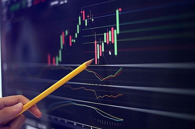 Chuyên gia lo ngại nhịp điều chỉnh 15%, thanh khoản TTCK phiên 10/9 suy yếu