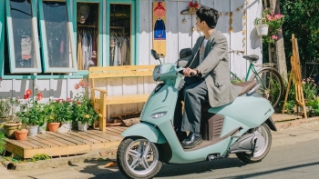 Mẫu xe máy điện VinFast chạy gần 200 km chỉ với một lần sạc, 'kèo thơm' khi chỉ ngang giá Vision