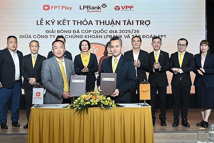 FPT và Chứng khoán LPBank ký thỏa thuận tài trợ cho Cúp Quốc gia 2025-2026