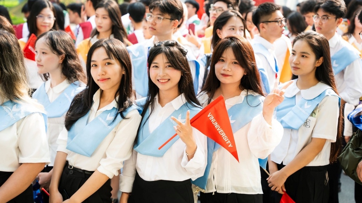 1 năm chưa từng có tại ĐH của tỷ phú Phạm Nhật Vượng: Tỷ lệ chọi 1/9, IELTS trung bình 7.5, cựu sinh viên SN 2001 đã giữ chức Tổng giám đốc