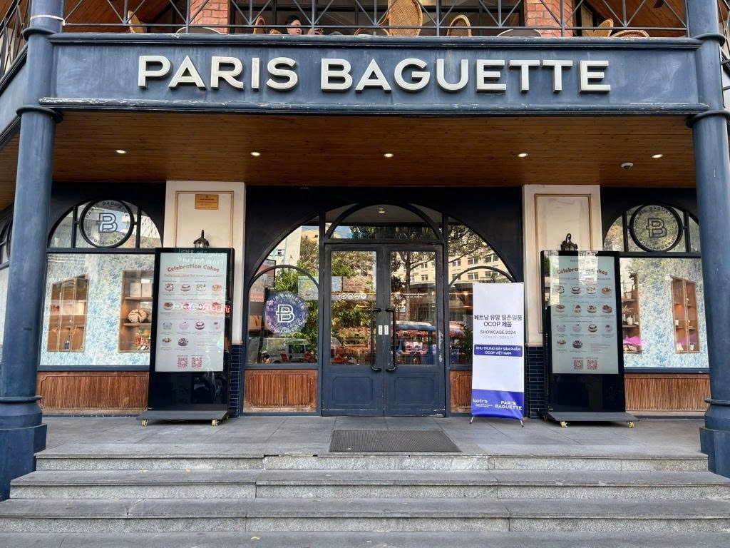Hãng bánh nổi tiếng Paris Baguette chính thức 'về chung nhà' với Highlands Coffee