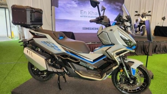 Xe tay ga động cơ 40 mã lực, chạy 500km không cần đổ xăng đang khiến Yamaha XMAX 300 và Honda ADV350 chào thua về giá