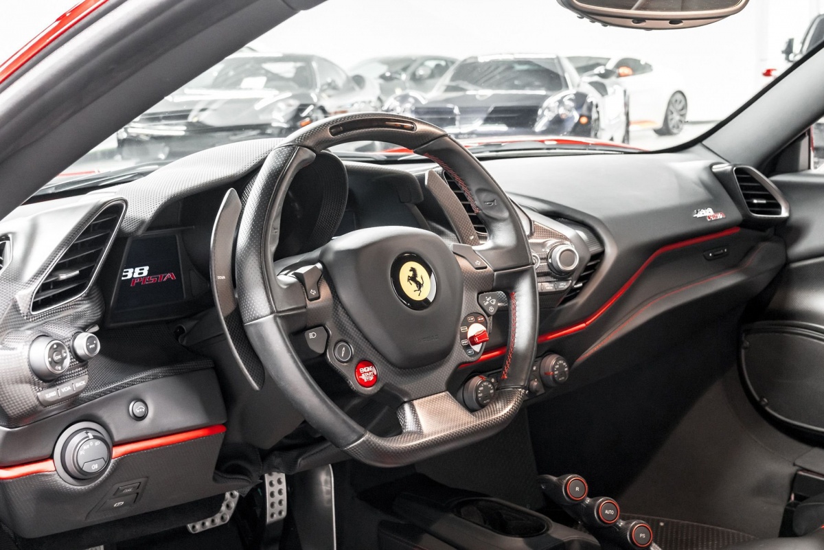 'Vua cà phê' Đặng Lê Nguyên Vũ chi 15 tỷ chỉ để đổi biển trắng cho siêu xe Ferrari 812 GTS độc nhất tại Việt Nam