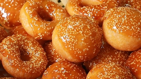 Chỉ vài nghìn đồng/chiếc, loại bánh vàng óng của Việt Nam từng được Mỹ vinh danh top món ngon nhất thế giới