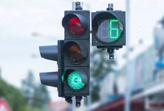 Quy định mới nhất về đèn giao thông cần chấp hành nghiêm, nếu vi phạm bị phạt lên tới 22 triệu đồng và bị trừ 10 điểm GPLX