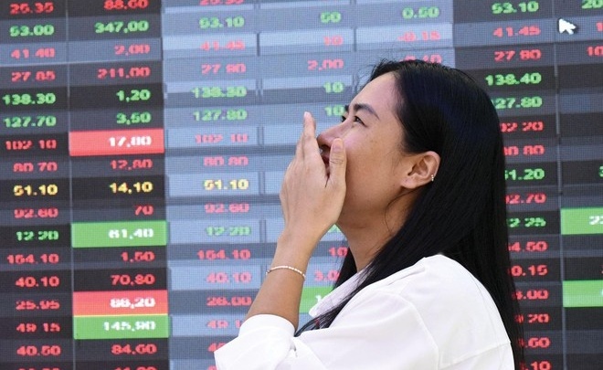 Dòng tiền đầu cơ rút khỏi ngân hàng, chứng khoán: Nhắm 2 nhóm ngành có 'câu chuyện' cuối năm