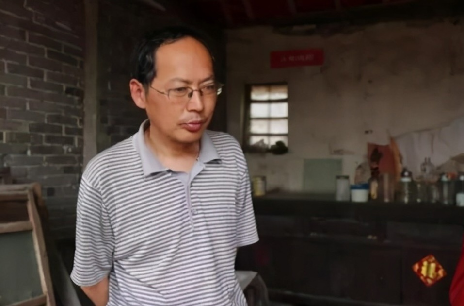 ‘Thần đồng' Toán học phi thường đỗ thủ khoa năm 16 tuổi: Nay U60 sống chỉ vỏn vẹn 1,4 triệu tiền trợ cấp mỗi tháng, chỉ vì theo đuổi thứ ‘hão’ này