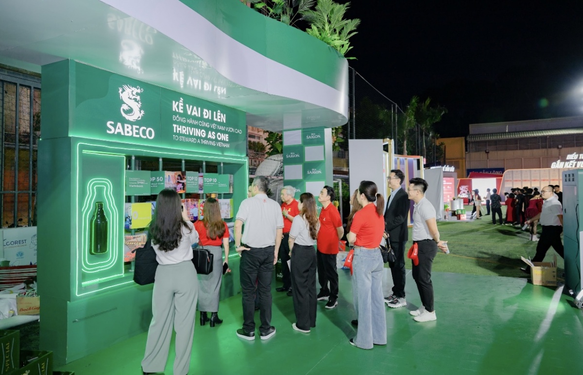 Sabeco (SAB) tổ chức 'Đêm di sản' đầu tiên tại TP. HCM, khởi động chuỗi kỷ niệm 150 năm Di sản vươn cao