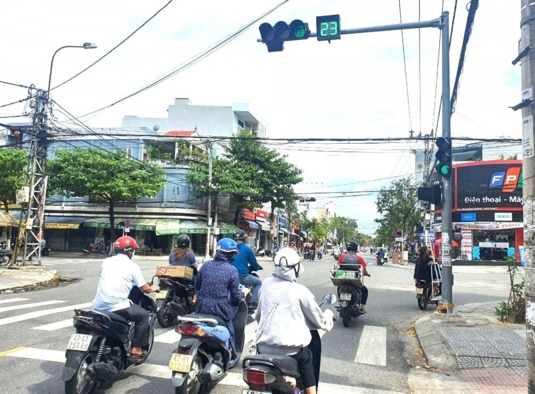 Từ 2025: Phải bật xi nhan trước bao xa theo quy định mới, nếu không thực hiện thao tác này sẽ bị phạt lên tới 22 triệu