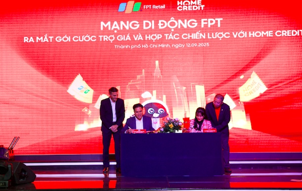 FPT Shop tung ưu đãi kép cho khách hàng mua máy kèm SIM từ mạng di động FPT
