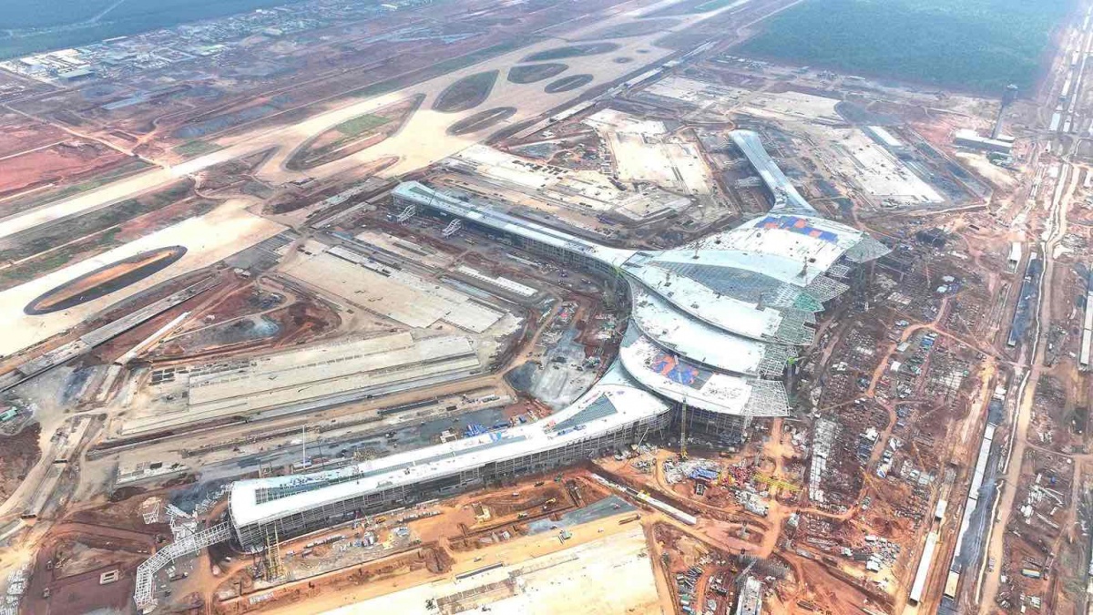 Thủ tướng: Tổ chức thi công '3 ca, 4 kíp' để bảo đảm 19/12/2025 khánh thành Cảng hàng không quốc tế Long Thành