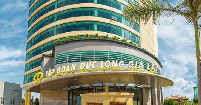 Ôm lỗ lũy kế 2.400 tỷ, đại gia phố núi bất ngờ chi hơn 430 tỷ lập hàng loạt công ty điện gió, điện mặt trời